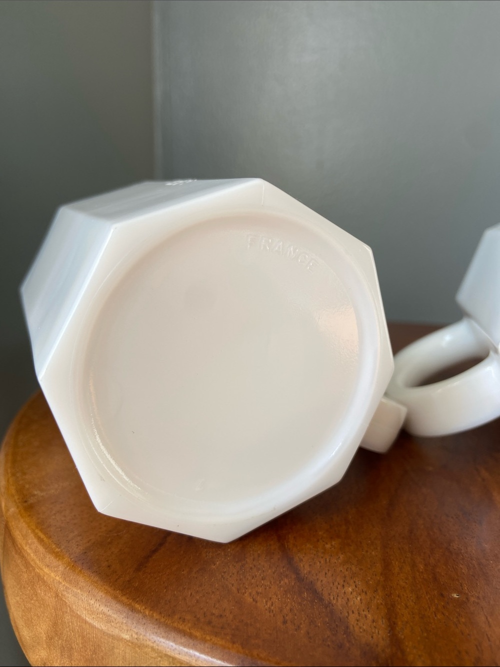 Vintage Arcoroc Octime white milk glass mugs set of 2 - Picture 3 of 5